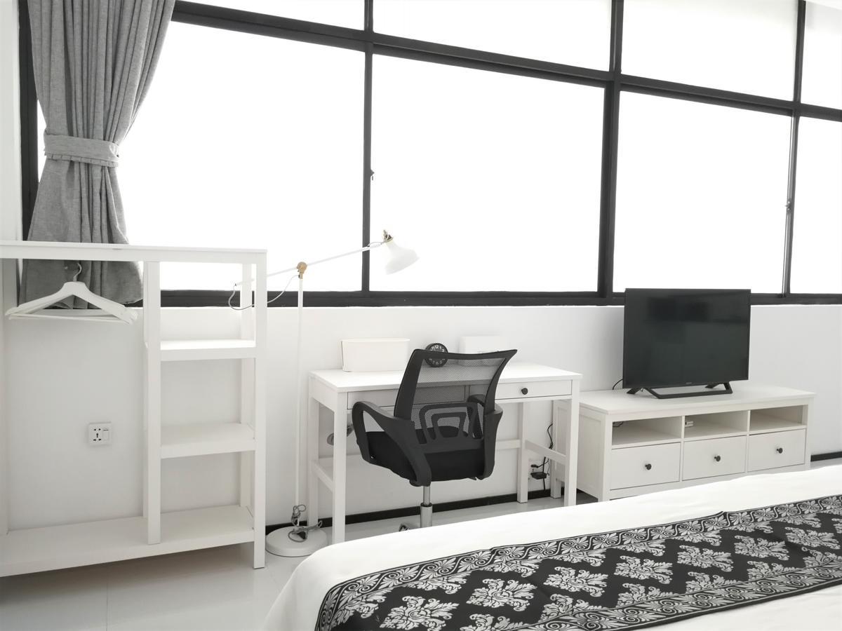 Yama Hotel & Rooftop Bar Янгон Екстериор снимка